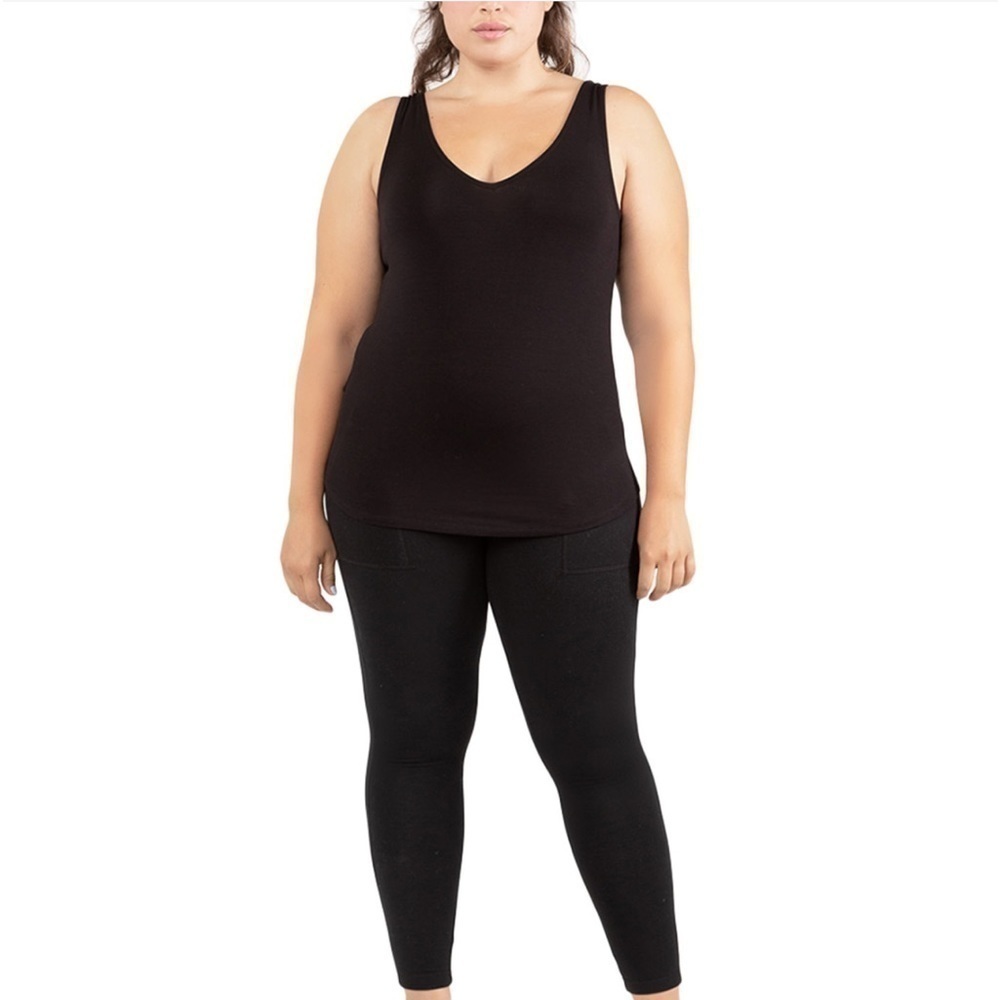Black Tape REVERSIBLE SCOOP/V TANK Top Black. Size 3X